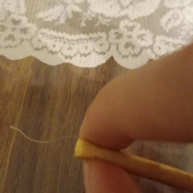 Eti Crax Baharatlı Çubuk İçinden Plastik Uzun Bir Şey Çıktı