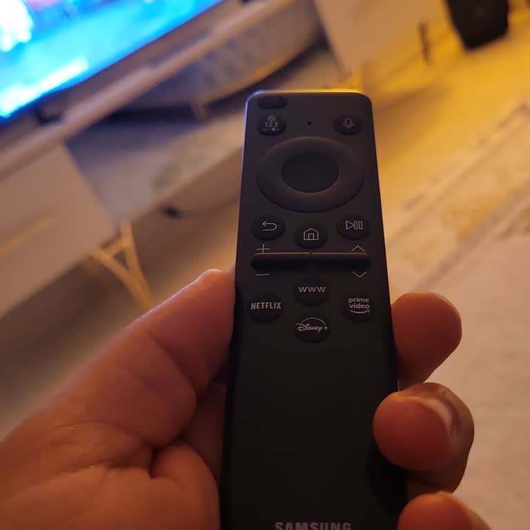 Samsung Güneş Enerjili Kumanda Çalışmamaya Başladı