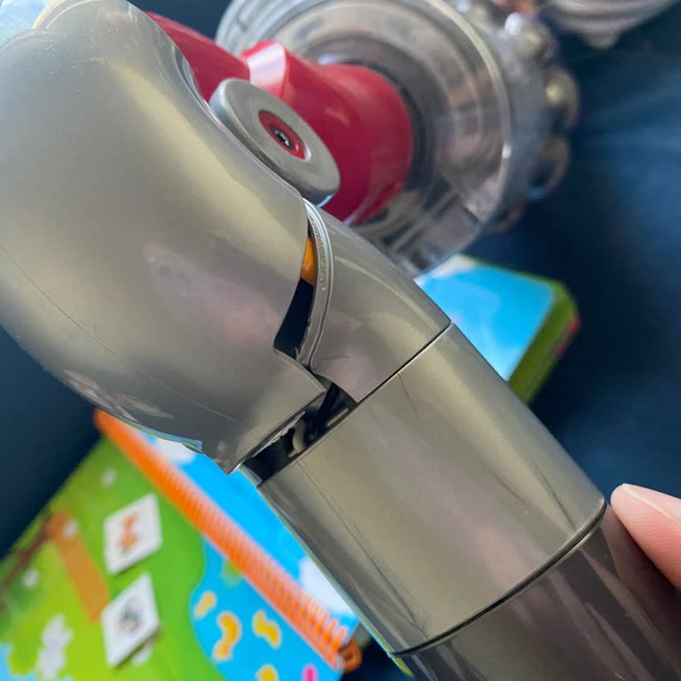 Dyson Ekipman 6. Ayda Kırıldı Garanti Verilmiyor.