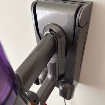 Dyson V15 Dikey Süpürge