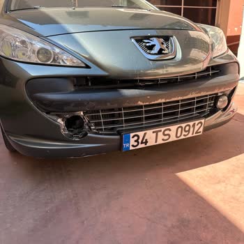 Bridgestone Hatalı Dendiği Gibi Islak Zemin De Durmadı Aracım Önden Kaza Oldu