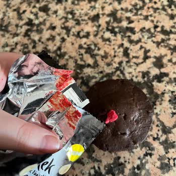 BİM Kekinden Bir Şeyler Çıktı!