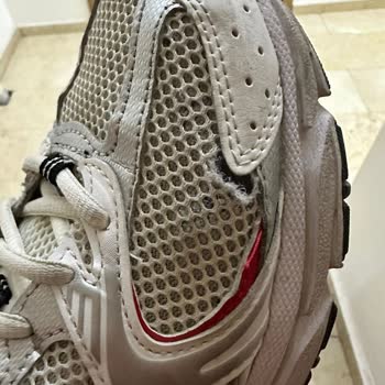 New Balance Schuhe - Frühzeitiger Riss trotz wenig Tragen