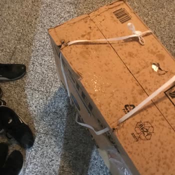 Vestel Klima Kutusu Açılmış Ve Kumandası Çalınmış Şekilde Teslim Etti.