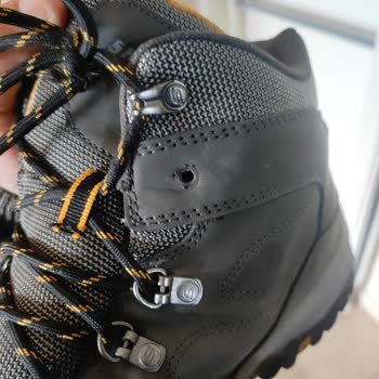 Skechers Zannedersem Müşteri Ve Paraya Doymuş Artık.