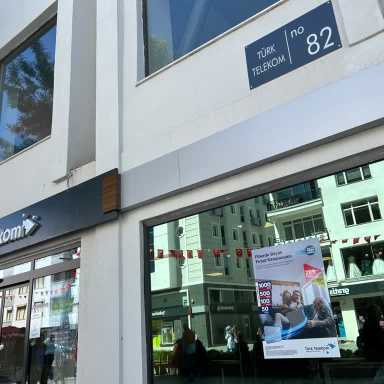 Uşak Merkez Türk Telekom Şube Personelden Şikayetçiyim!