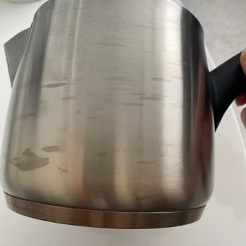 Jumbo Çaydanlık İki Kullanımda Sarardı