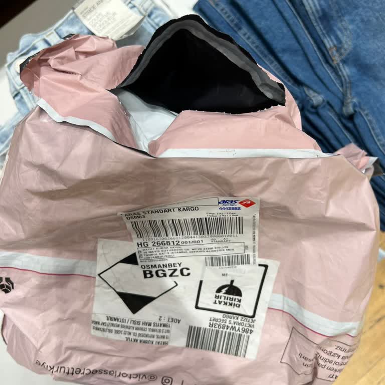 Aras Kargo Victoria Secret Poşetim Açılmıştı