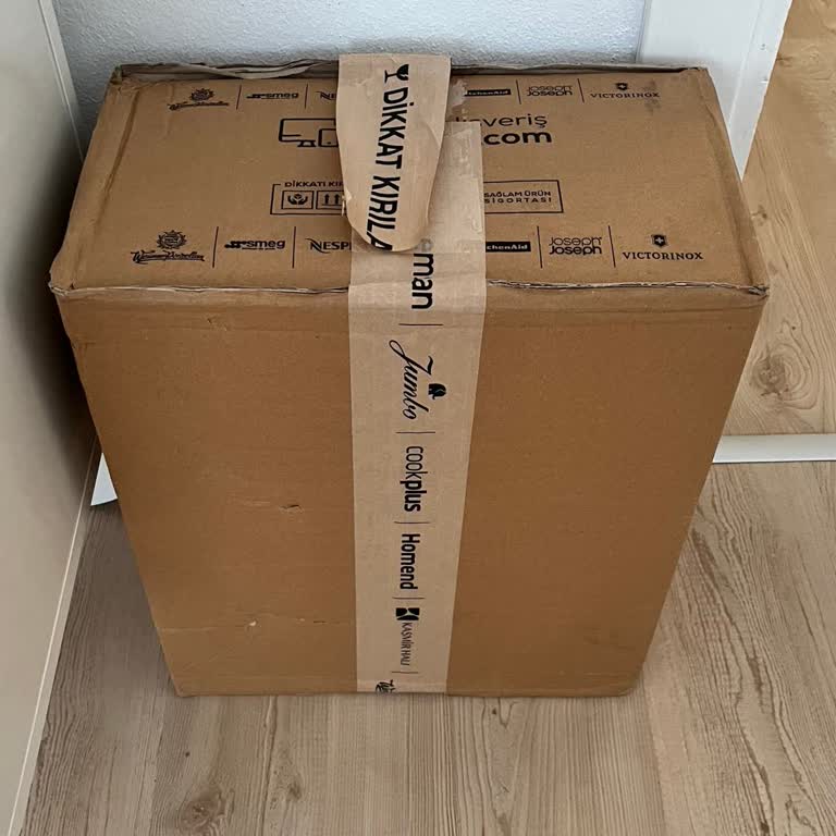 Hepsijet Kuryesi Siparişi Haber Vermeden Bıraktı