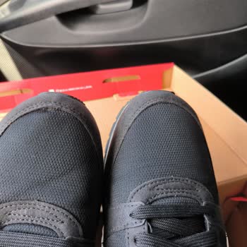 Deichmann Pişmanlıktır. Sattığı Ürünün Arkasında Durmadı.