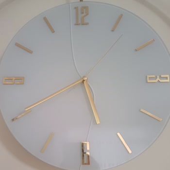 Metaquartz Aksesuar (metasery) Saat Durup Dururken Çatladı Ve Mağaza Beni Suçladı!