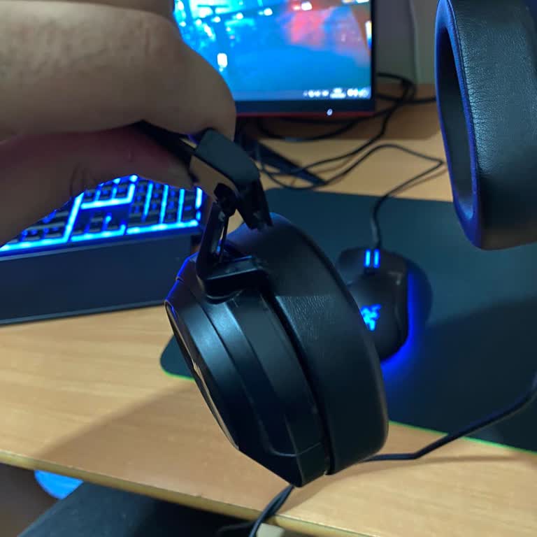 Corsair HS55 Kulaklığım Kırıldı