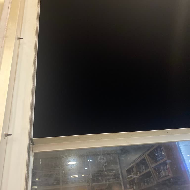 Vega AVM (Yalova) Teras Çok Soğuk Camlar Kapanmalı