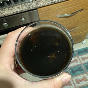 ebebek Emziren Anneler İçin Satılan İçecekte Şaşırtan Küf Problemi