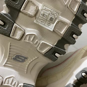 Skechers Pis Ayakkabı Gönderildi