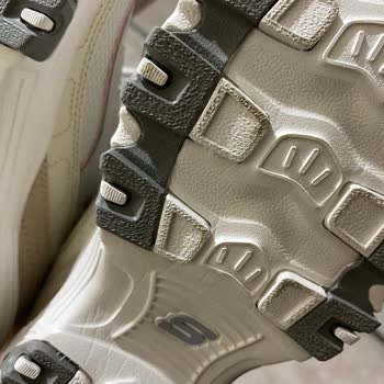 Skechers Pis Ayakkabı Gönderildi