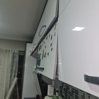 Samet A.Ş Gece Yarısı Kırılan Menteşeler Ve Dolap Dramı
