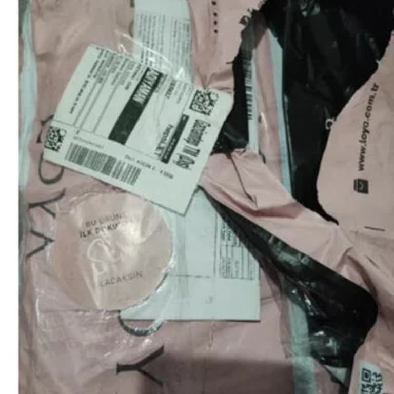 Hepsijet Kargo Firmasının İç Giyim Ürünlerini Açması