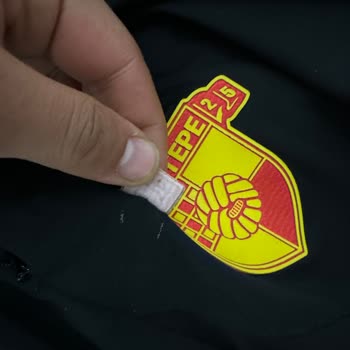 Gözgöz Store Da Satılan Umbro Markalı Eşofman Altı