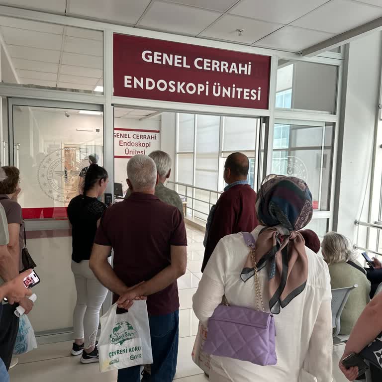 Antalya Eğitim ve Araştırma Hastanesi Endoskopi Bölümü Önünde Sıra Sorunu