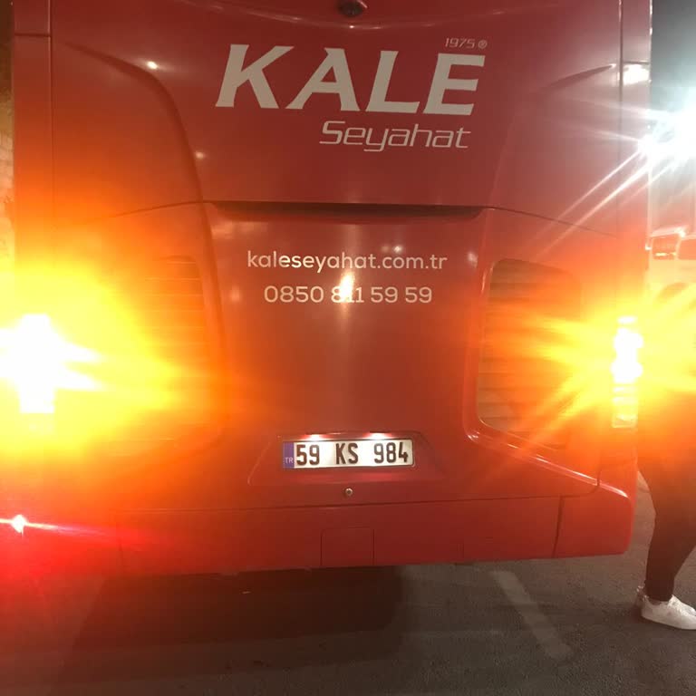 Kale Seyahat Şoför Yolcuların Can Güvenliğini Tehlikeye Atması