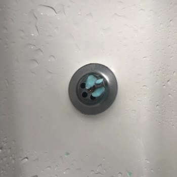 Duru Sabun Eriyip, Parçalanıyor Ve Köpürmüyor!