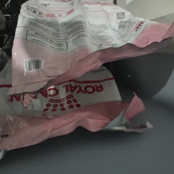 Pet Dünyası Pet Mağazasından Satın Alınan Ürünlerin Kalitesizliği Hakkında Şikayet