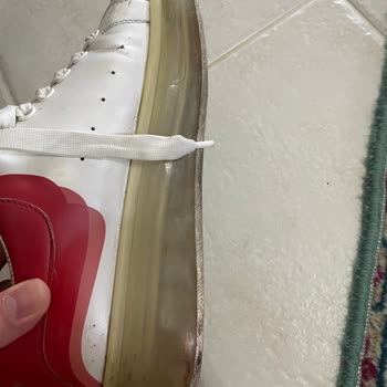 Yves Outlet Hayal Kırıklığına Uğratan Ayakkabı Satışı