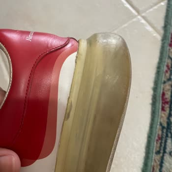 Yves Outlet Hayal Kırıklığına Uğratan Ayakkabı Satışı