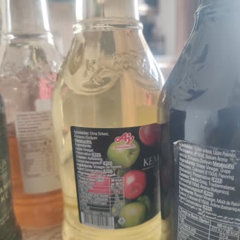 Kemal Kükrer Balzamik Sirkesi Koruyucu Aroma Renklendirici İçeriyor.