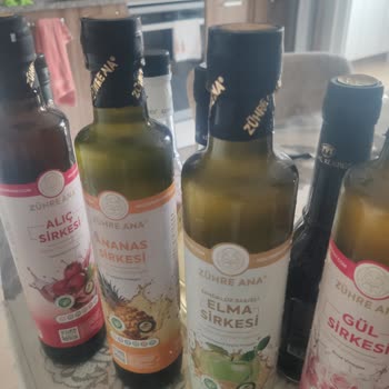 Kemal Kükrer Balzamik Sirkesi Koruyucu Aroma Renklendirici İçeriyor.