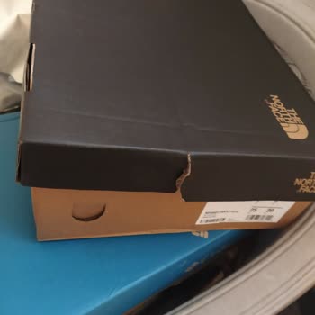 The North Face Ayakkabı Kutusunu Hasarlı Yolluyorlar