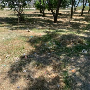 Bornova Belediyesi Karacaoğlan Çöpler Toplanmıyor.