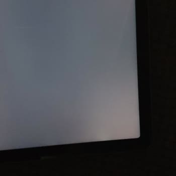 Samsung Tablet Ekranında Işık Sızması Sorunu