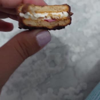 Ülker Bisküviden Kırmızı Plastik Etiket Çıktı