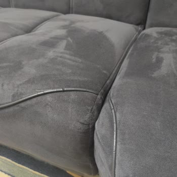 Ergül Mobilya Lederschicht reißt und blättert nach zwei Jahren Nutzung meines Produkts ab