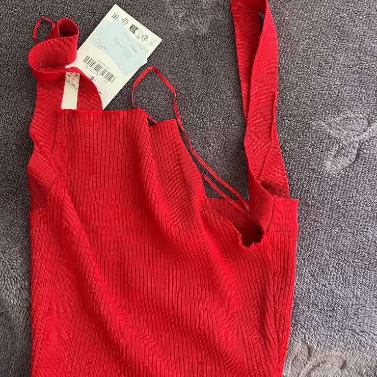 Zara Online Yırtık Ürün Gönderdi