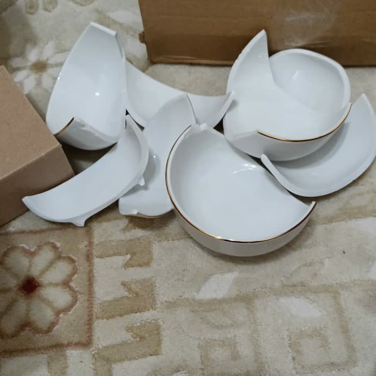 Yurtiçi Kargo Yemek Takımında Kırılan Kaseler