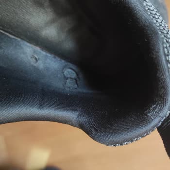 A101'den Alınan Skechers Ayakkabının Kısa Sürede Yırtılması