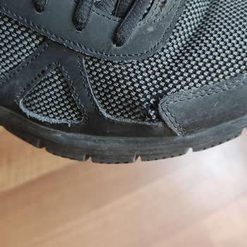A101'den Alınan Skechers Ayakkabının Kısa Sürede Yırtılması