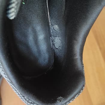 A101'den Alınan Skechers Ayakkabının Kısa Sürede Yırtılması