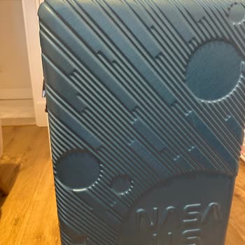 Migros'tan Aldığımız NASA Us Marka Valizimiz İlk Seyahatte Patladı!