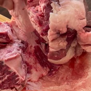 Köfteci Yusuf Et Diye Sattıkları Ürün Yağ Çıktı