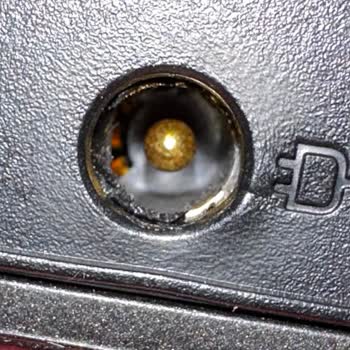 Monster Notebook Yeni Cihazın Şarj Aksaklığı Ve Yanık Tehlikesi