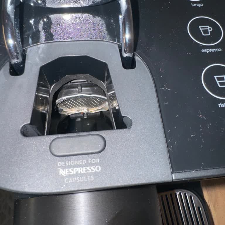 Nespresso Gran Lattissima Kapsül Sıkışması Ve Su Akıtması