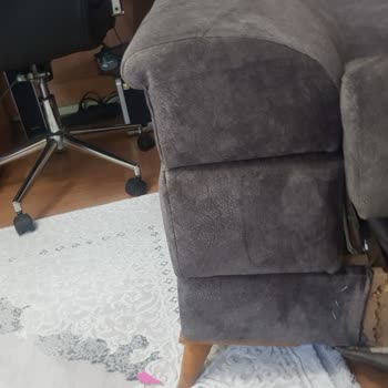 Evkur Dan Alınan Mobilya Dağıldı.