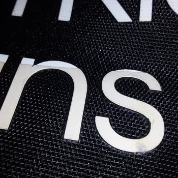 Calvin Klein Jeans'in Baskısı Eriyen Çantası