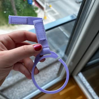 Skip Hop Tutma Aparatı Kırıldı