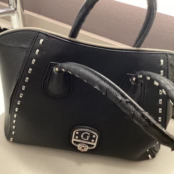 Terrible Quality Guess Handbag