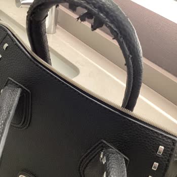 Terrible Quality Guess Handbag
